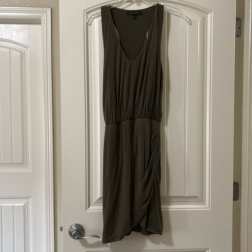 Olive Green Sleeveless V-Neck Dress